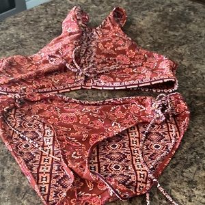 No Boundaries swimming Suit top is 2X bottoms L 11/13